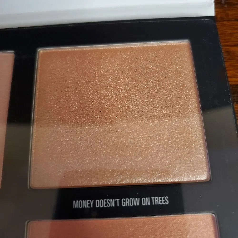 Kylie Jenner Collection Pressed Powder Palette NEW